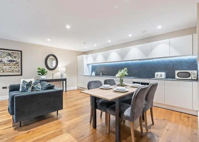 Executive Sleeps 4 2bed 2bath *