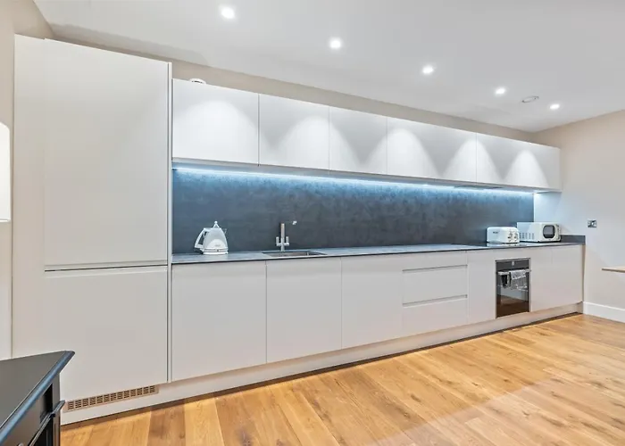 Executive Sleeps 4 2bed 2bath * 约克