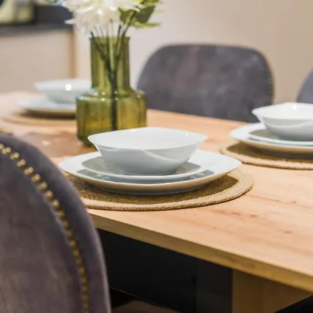 Executive Sleeps 4 2bed 2bath *