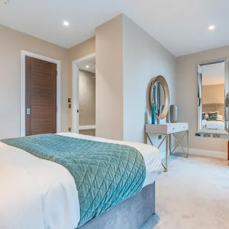 Executive Sleeps 4 2bed 2bath ヨーク