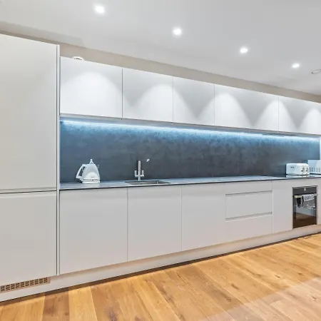 Executive Sleeps 4 2bed 2bath * ヨーク