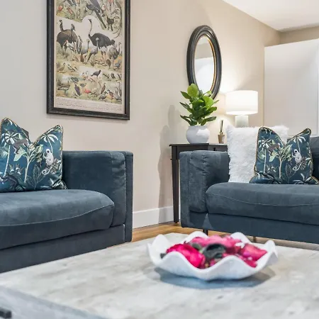 Executive Sleeps 4 2bed 2bath * ヨーク