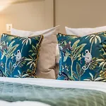 Executive Sleeps 4 2bed 2bath * York