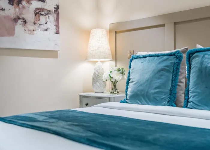 Executive Sleeps 4 2bed 2bath * York